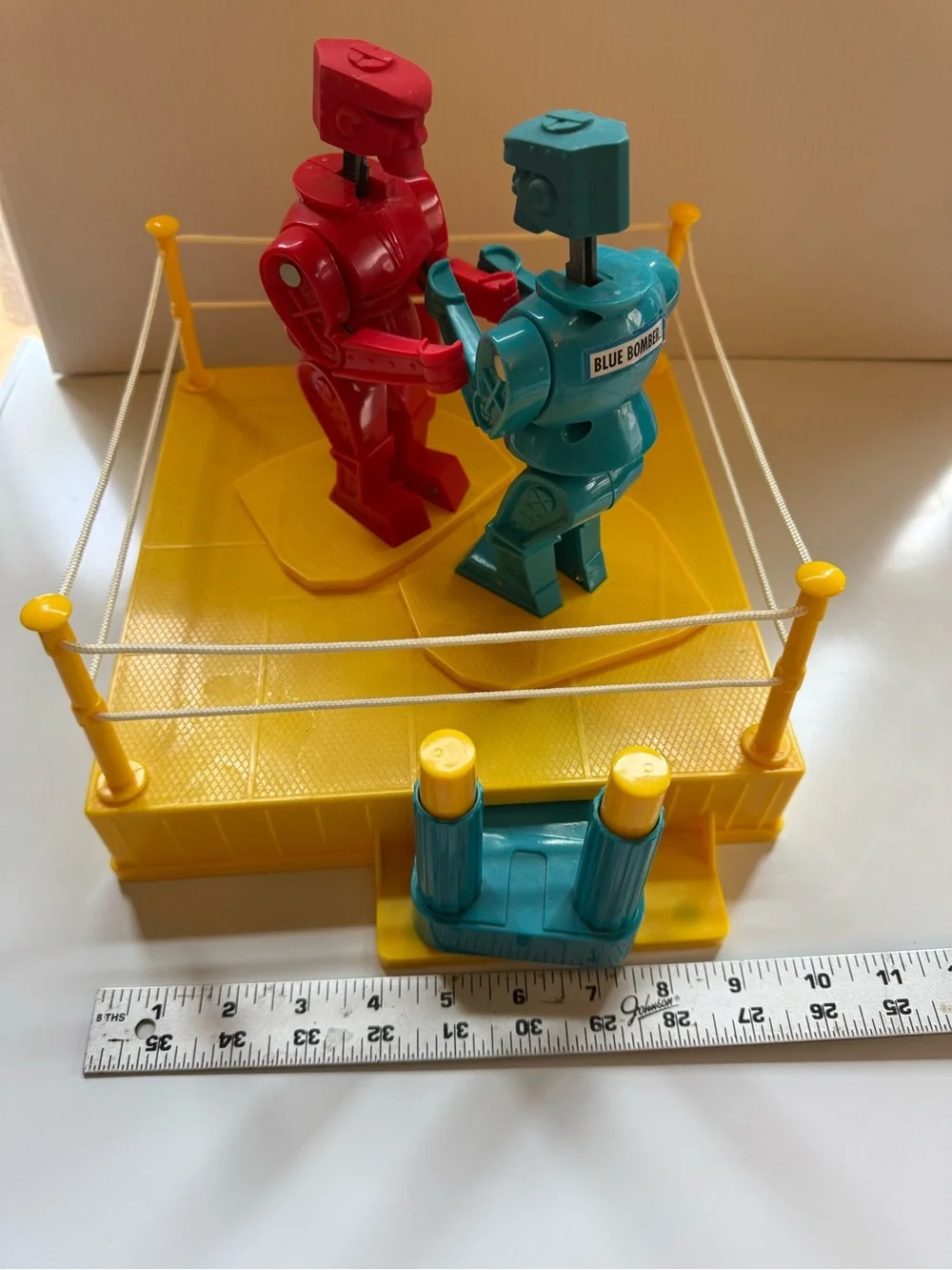 Rock Em Sock Em Robots 2001 Classic Vintage Boxing Toy Game Mattel- Excellent